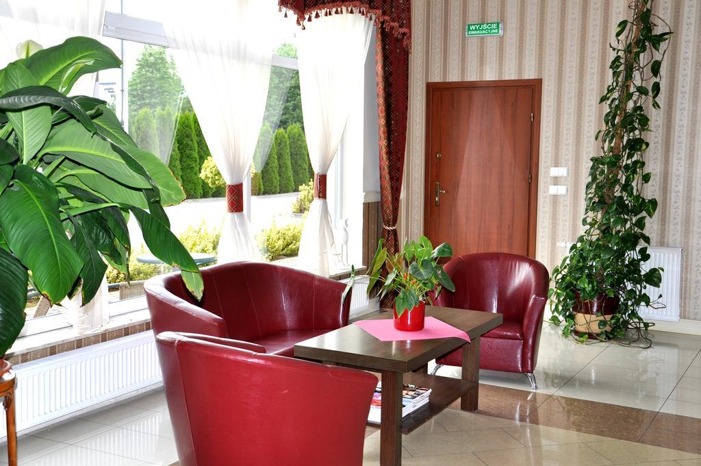 ז'שוב Hotel Korona מראה חיצוני תמונה