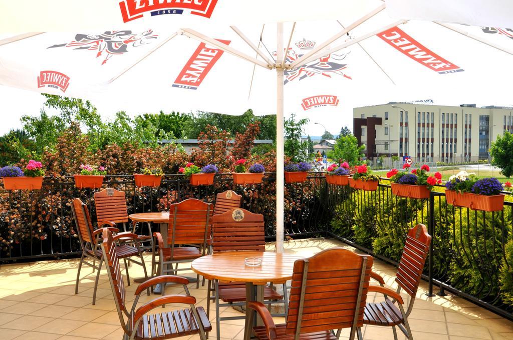 ז'שוב Hotel Korona מראה חיצוני תמונה